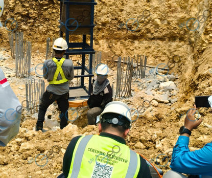 Picture of High Strain Pile Load Tester