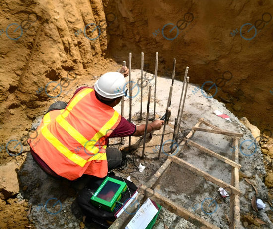 Picture of Low Strain Pile Integrity Tester